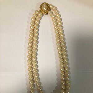 Vintage faux pearls double strand gold tone clasp